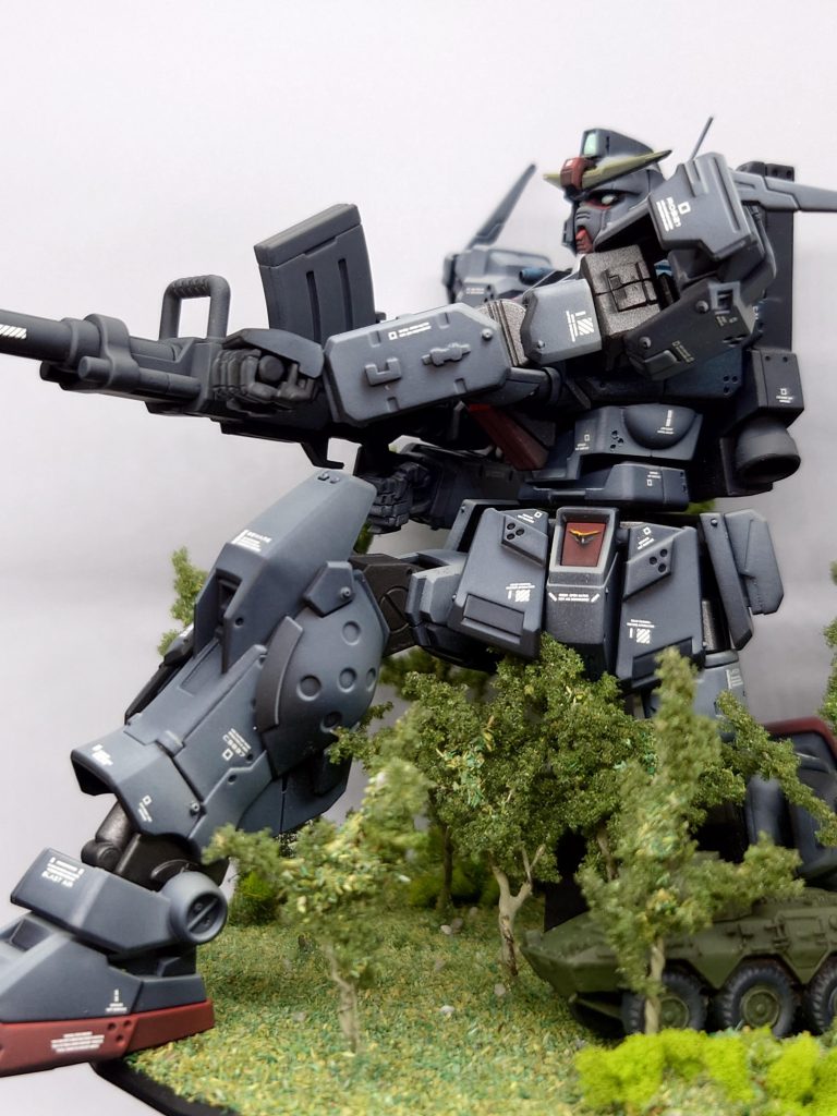 今回は陸戦型ガンダムとペイルライダーとのミキシングです。塗装は無難にグラデーション塗装ですが言われなければ解らないですねこれは改善点ですね。もしぃもしぃ😭好評であればビームライフル装備版を投稿ストーリーにでも載せようかな?と考えてます🥴。まぁ動きはほぼ同じですが…これを期に動くガンプラシリーズでも展開して行きましょうかね〜😅。ボ〜🥱と動くのを眺めているのもなんか楽しいですし、ガンプラ知らない人でも盆栽の上にロボット乗ってて光発電で動いていたら興味持つんじゃないでしょうか…ね😅?最後までご覧頂きありがとうございました😊。