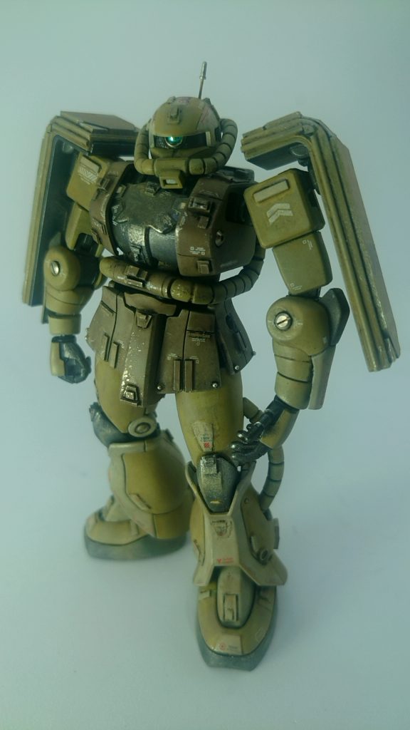 武装パージ時(正面)。普段から重装備で筋力アップしているので、パージ時には三倍速く動ける…はず。