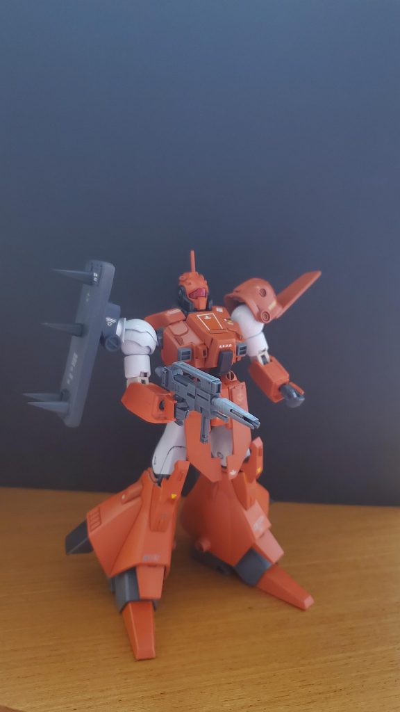 ネモⅢは、量産型のなかで一番好きなMSです。ネモⅢは量産型のなかではマイナーなMSで、たいした活躍していません。しかし、ジオンと連邦が合わさったようなデザイン、特殊な開発経緯。すべてが俺好みのMSです!