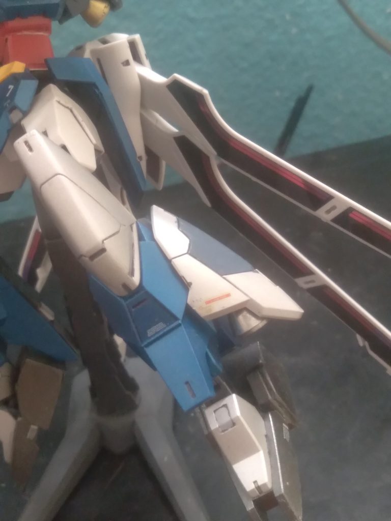 Attached to the legs are booster units. These give the mobility a significant increase. Low level hovering is also done with these thrusters.