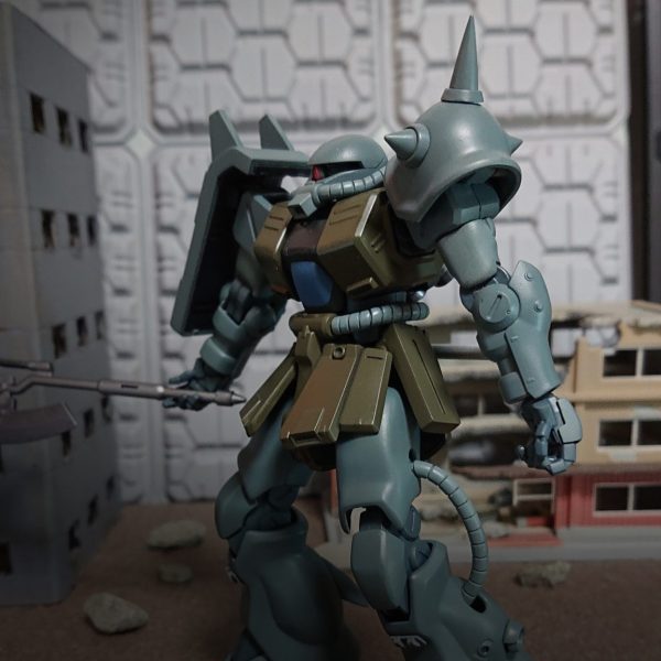 ポケ戦のザクⅡ改 ジャンク品中古をいじってます。