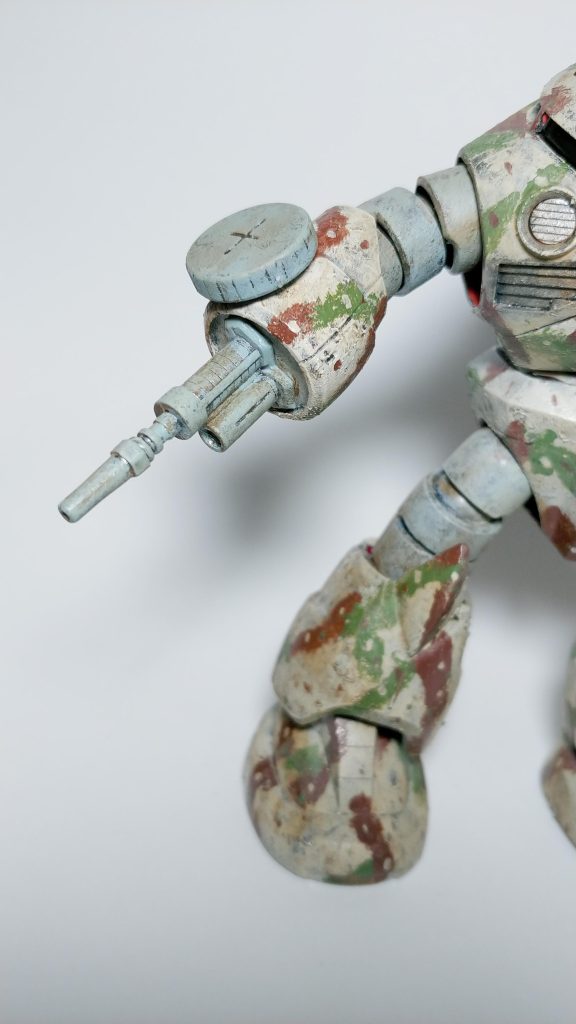 最大の特徴である腕に仕込んだザクマシンガン。どう見てもコブラですが、実はロックマンをイメージしてます。