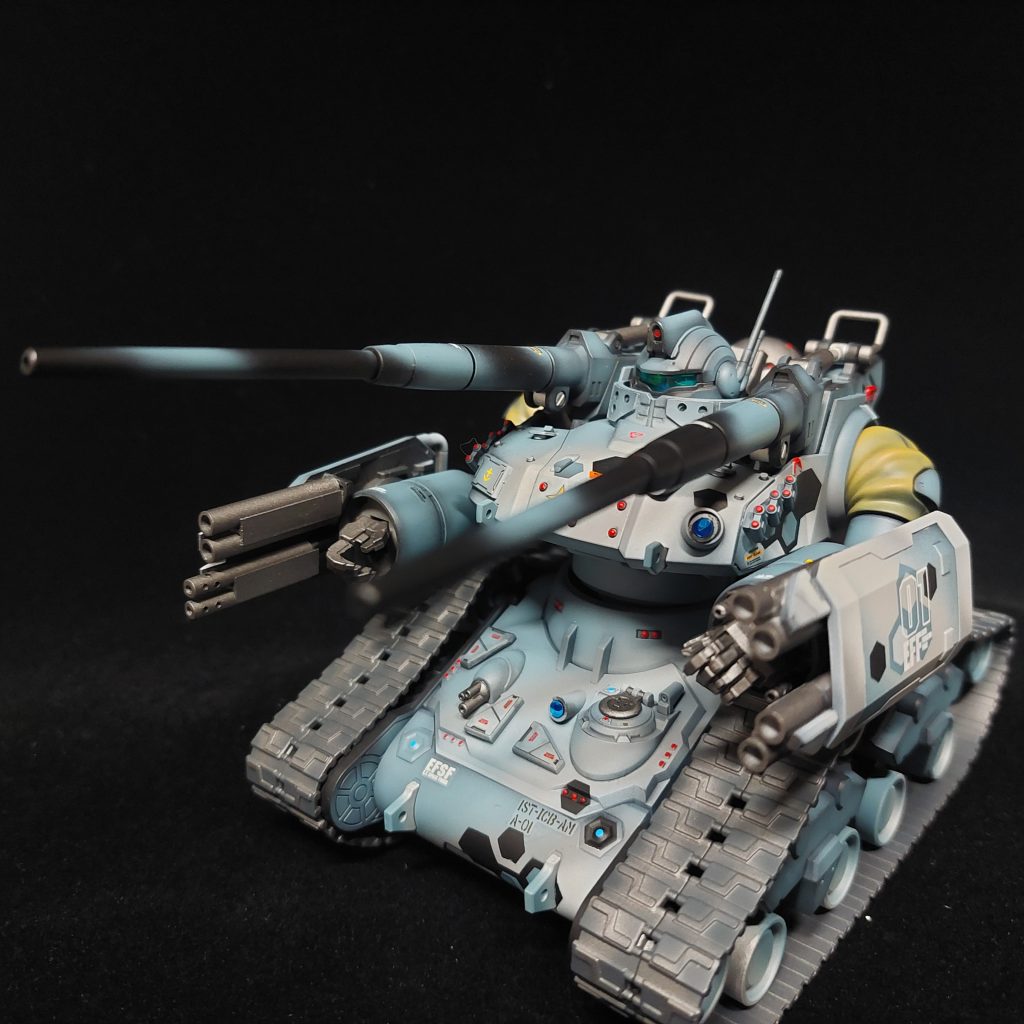 スミス「流石に…この数は無理か…時間は稼いだ…残り2機…弾切れ間近か…ん?自動追尾システム…あの野郎……俺に生き恥をと…」急にガンタンクは丸頭小隊長の機体に加速する………機械的な動きで…と言う妄想しながら作りました(*≧ω≦)オリジナルのガンタンクが少し淋しい扱いだったので改修強化してあげたくなり妄想…長々とお付き合い下さりありがとうございました🎵