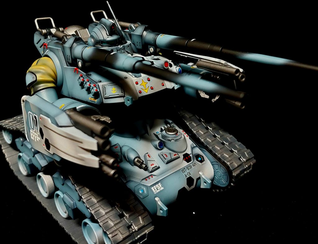 丸頭小隊長「タンク擬き1機で何が出来る!!打てー!!」…………「何て速さで旋回しやがるんだバケモノか」スミス「タンク擬き?墜としてみなよ!」