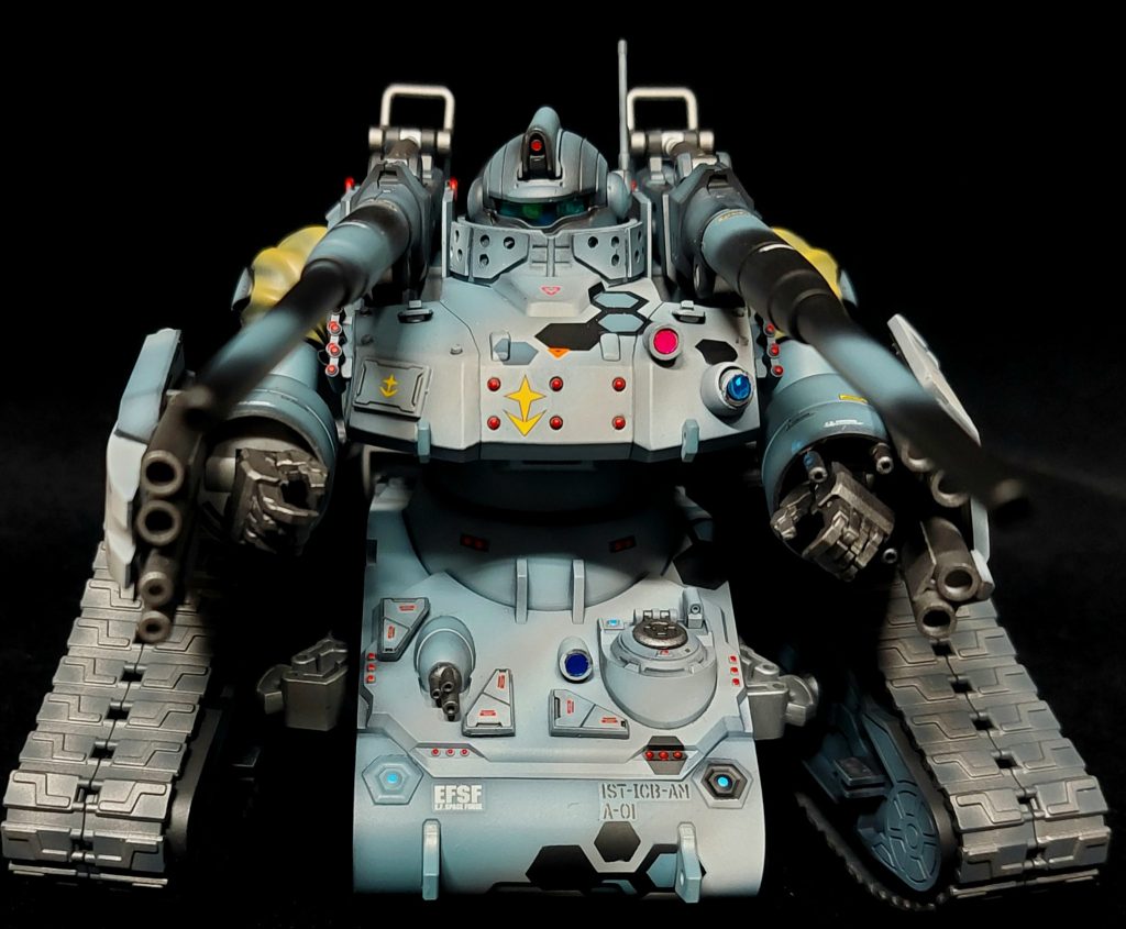 班長「お前達!急いで避難だ!退避ー退避ー!スミス少尉の為に生きなきゃいけないんだぞ!」班長「少尉…頼むから…探さないでくれ…散る場所なんて…」7時間前班長「あの人の事だ…どうせ無茶をする…下手な二本足より丈夫で速いタンクにしてやる…メインカメラは切り替え式3連、センサーを胸部に2、腹部に2…少尉…俺からのメッセージ読み取れよ…」