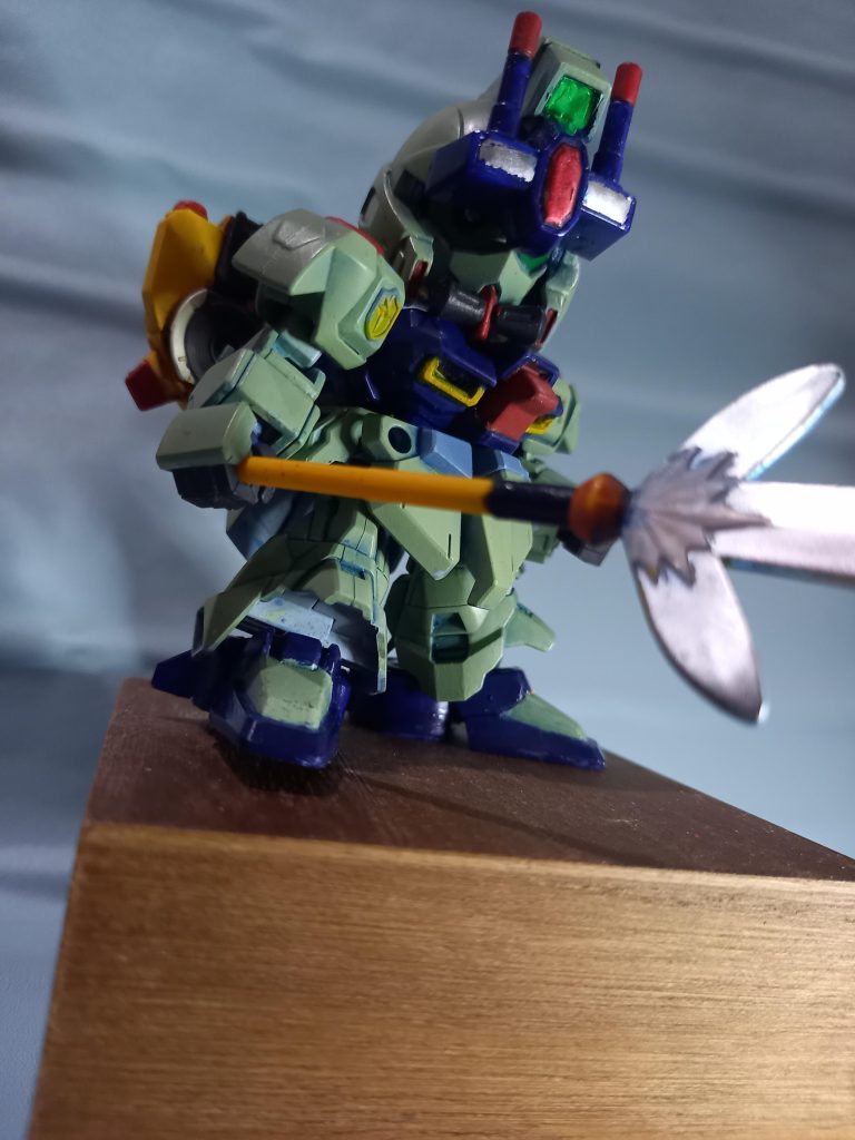 槍？銛？のシルバーはガンダムマーカーのシャイニングシルバー