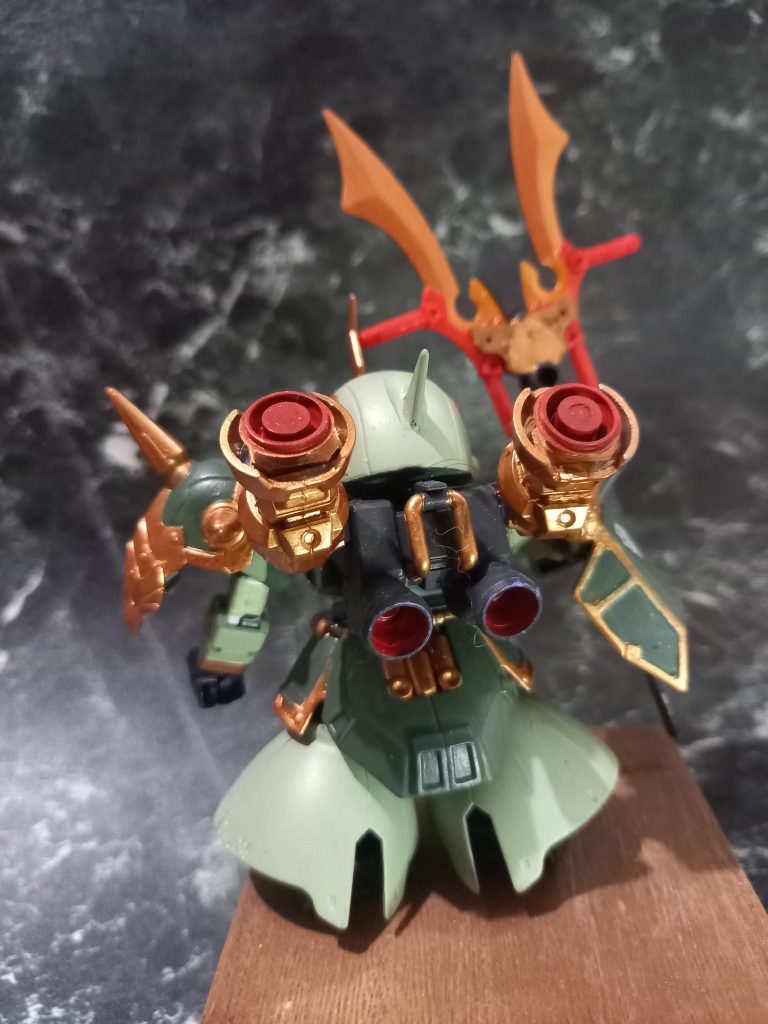 バックパックはガンダムエイジスパローの足を加工して 