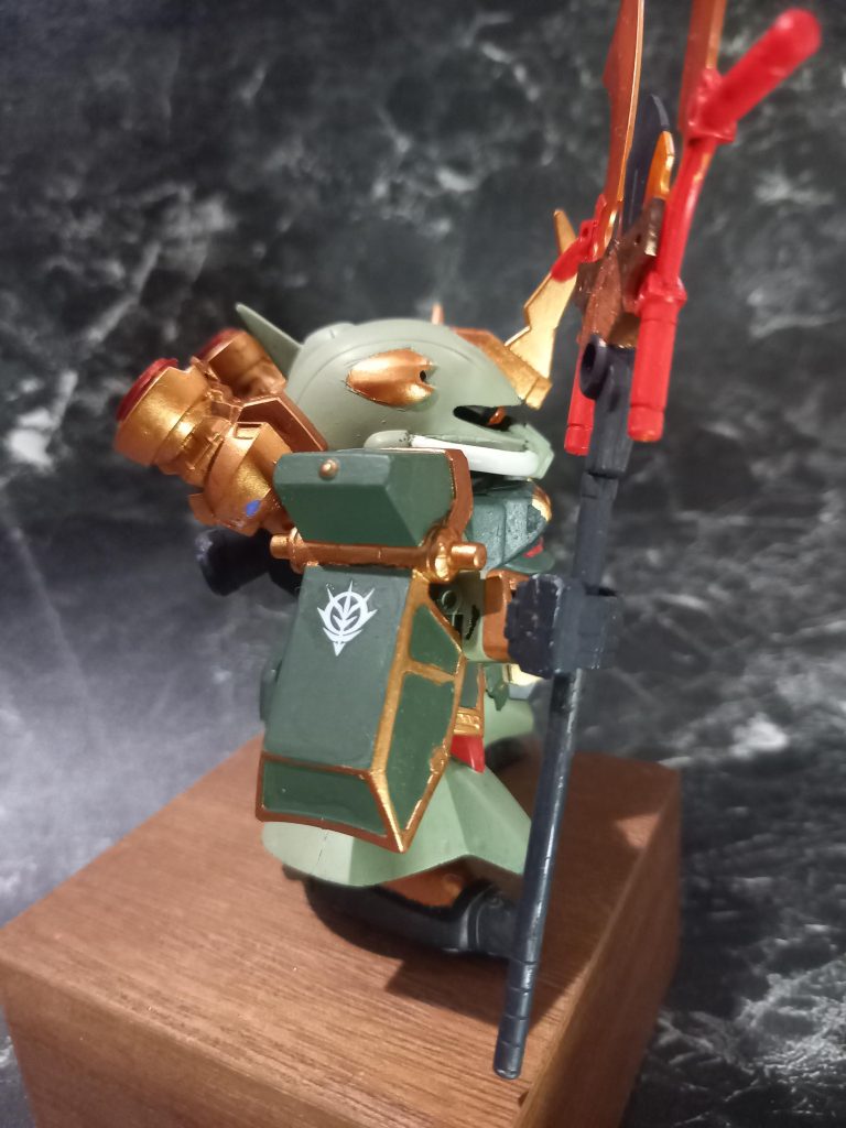 シールドはプラバン貼り付けて大型化