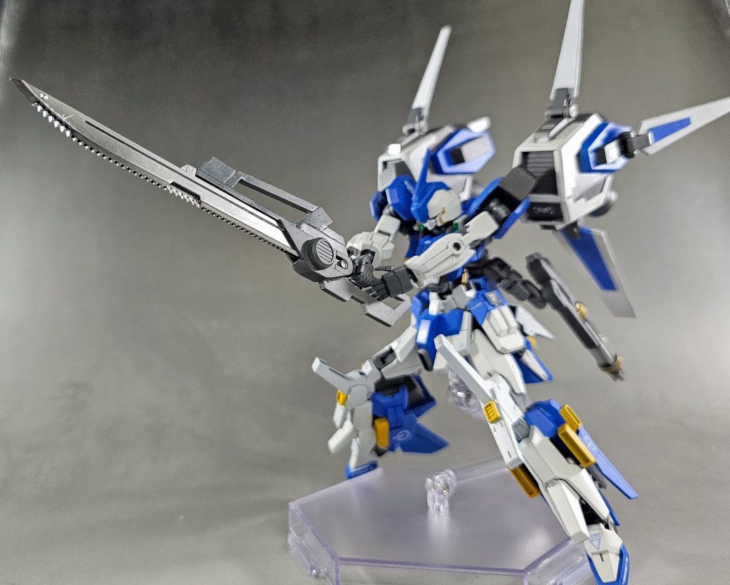 迴転刃刀 榛原 実剣の刃の中にチェーンソーが仕込んでいる武装