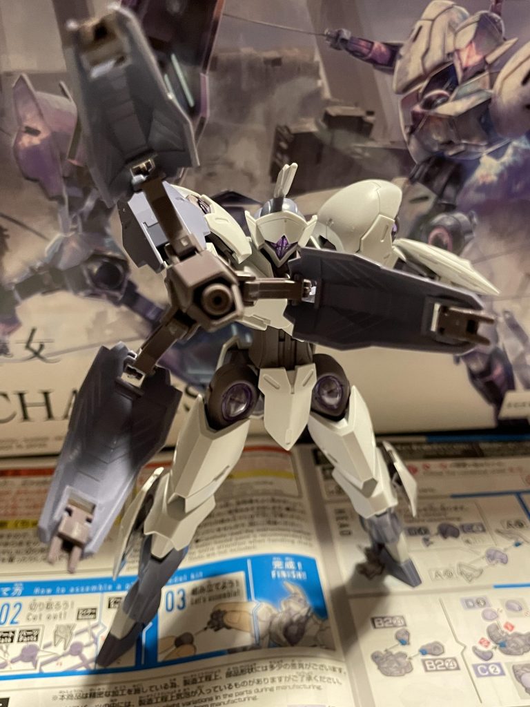 ギアスの紅蓮や、アストレイのテスタメントもそうですが、武装と一体化した右腕はロマンですよねえカッコ良い！