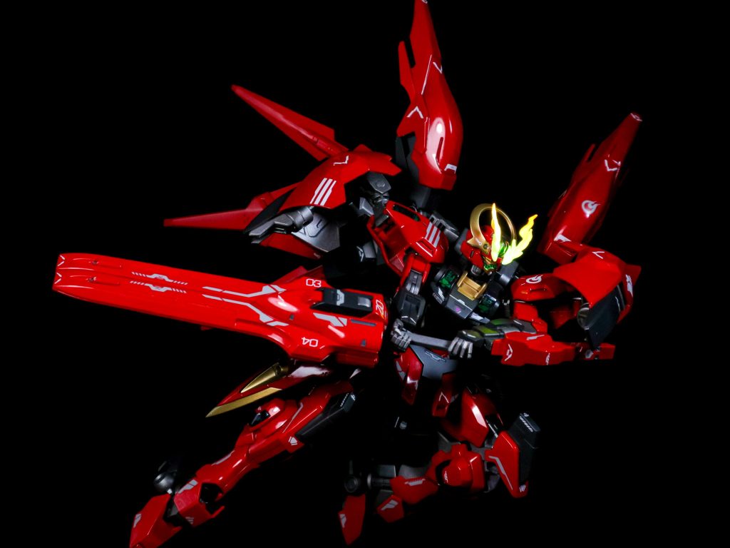 武装はシュバルゼッテと同様のガーディアンの使用が可能となる。