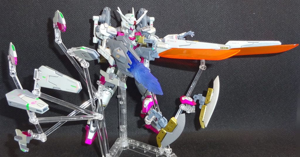 最後に すべてのビット 剣 斧を飛ばしてる状態です アームが足りねえぇ 無理やり感が凄いですw 最後までご覧いただきありがとうございました  今回は撮影でグロッキーになったのであんまりいい感じの写真は取れてませんね ディスプレイ方法も工夫しないとデスネ