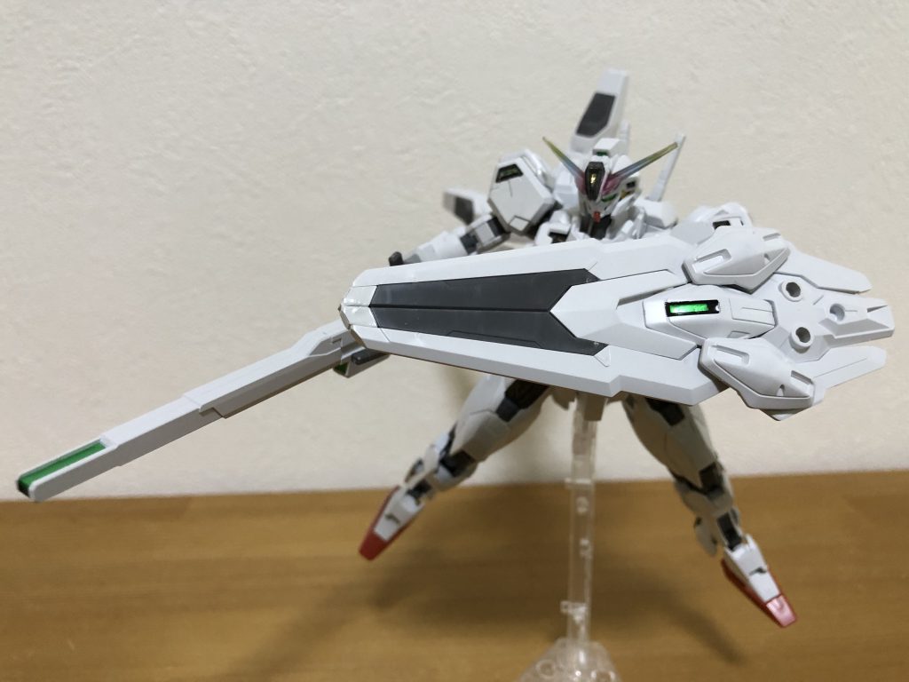 作中では使われなかったシールド形態。エスカッシャンを受け継いでから戦闘らしい戦闘が無かったですからね。