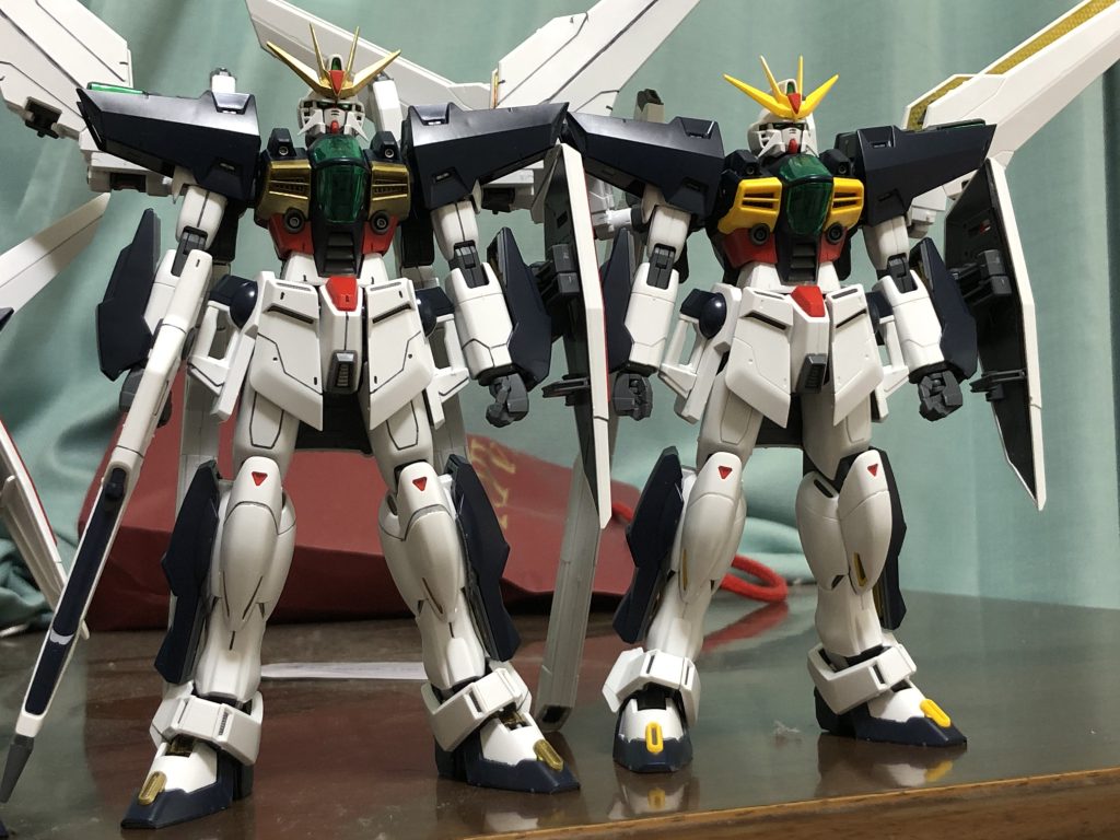 素組のDXと比較、スミ入れすらしてない本当に組み立てただけのやつです。比較して見るとだいぶ違うなーと改めて実感。