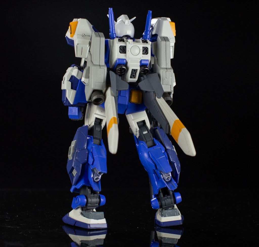 プランB?として、ガンダム04号機のバックパックとEZ-SRのブースターを組み合わせました。プロペラントタンクの有効利用な気がしますが、ブースターの可動性は全くなくなりました