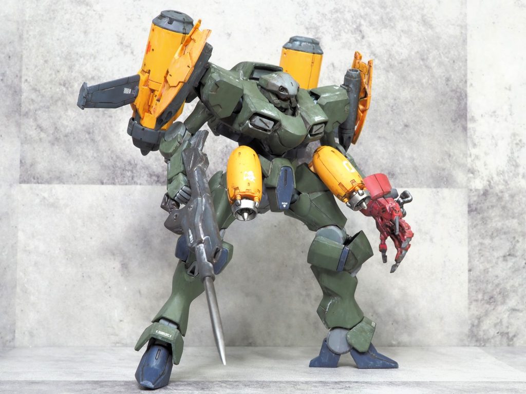 ザウォートヘヴィに30MMの部品をそのまま付けたお手軽カスタマイズ。スピアガンのような謎武器の先端はHGハインドリーから貰いました。