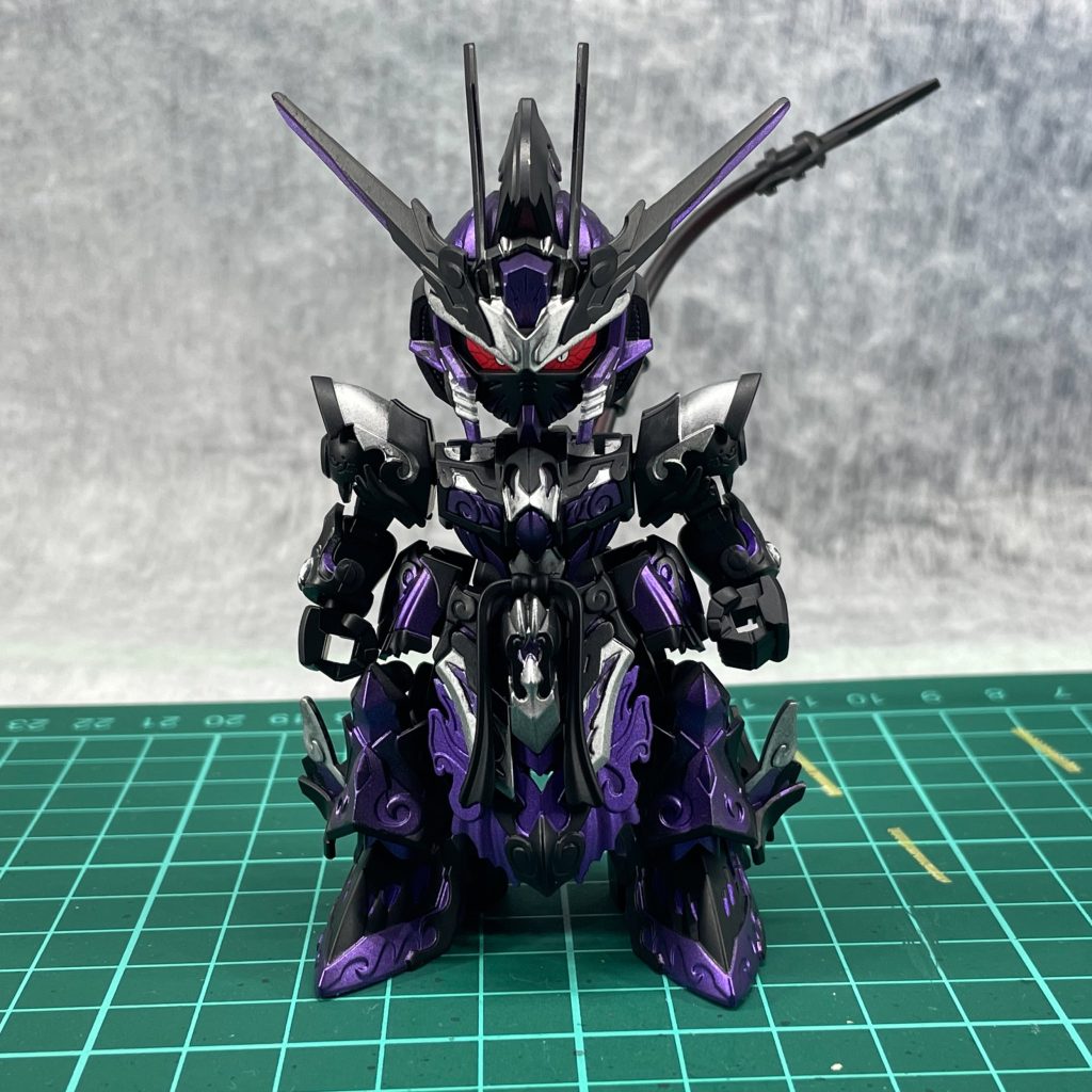 素体の正面赤色の目は窮奇ストフリの目を流用頭のハマりが悪くてぐらぐらしてます個体差かな？