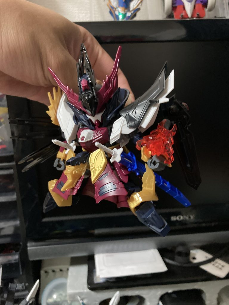 関節いじりで分割部分含め作成その後に外装をもってみました