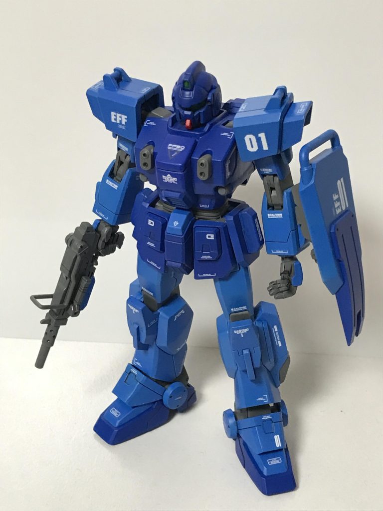 苦手なデカールの練習にと意味もなくペタペタ貼ってます