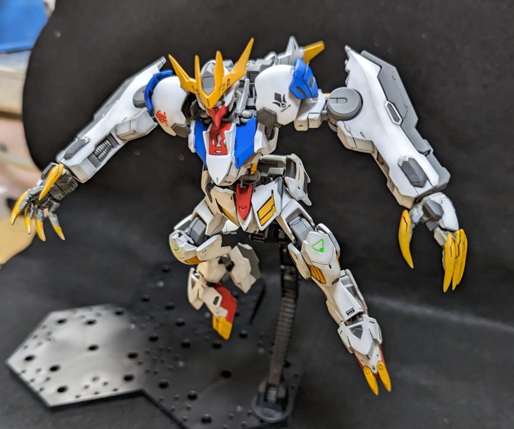 こちらも久しぶり過ぎて画角ミスw地上系の背景シートも欲しいな。下地グレーにクールホワイトでグラデーション黄色にはオレンジを合わせたお決まりの調色差し色はエナメルでジャーマングレーとクロームシルバー。ゴールドはみんな大好きスタブラゴールド