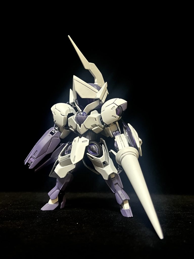 まずは正面!黒背景で撮ってみました!