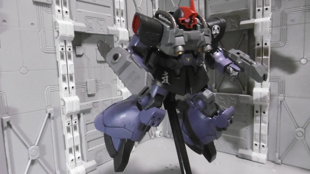 移動時には収納状態で。主な戦術は、高速機動で敵を追い回し、腰の焙烙玉を適宜当てて硬直させ、直接ぶった斬ります。運用法は一般的な忍者と言うより、ACシリーズにおける潜入・探索ミッション向けの方が近いのかもしれません。