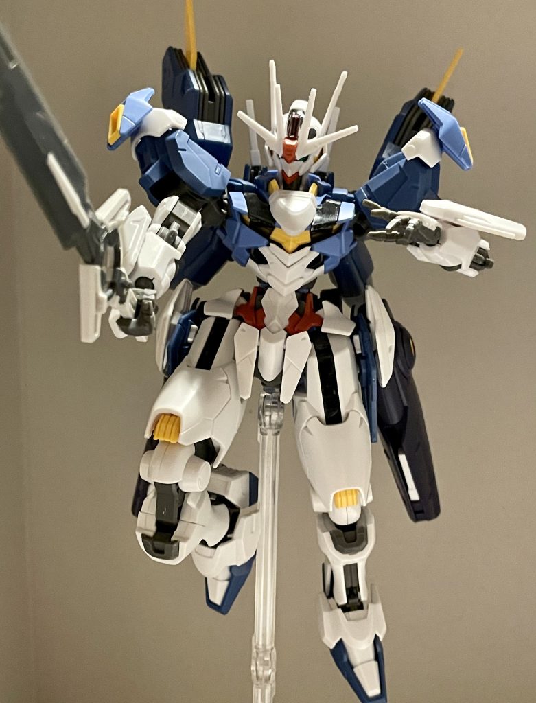 機動力重視、というかエリクトのサポートを前提とした殺人的な高速機動が可能な設定。ライフルなどの銃火器も装備できるが、基本的な戦い方は実体剣やビームサーベルによるヒットアンドアウェイを主とする。