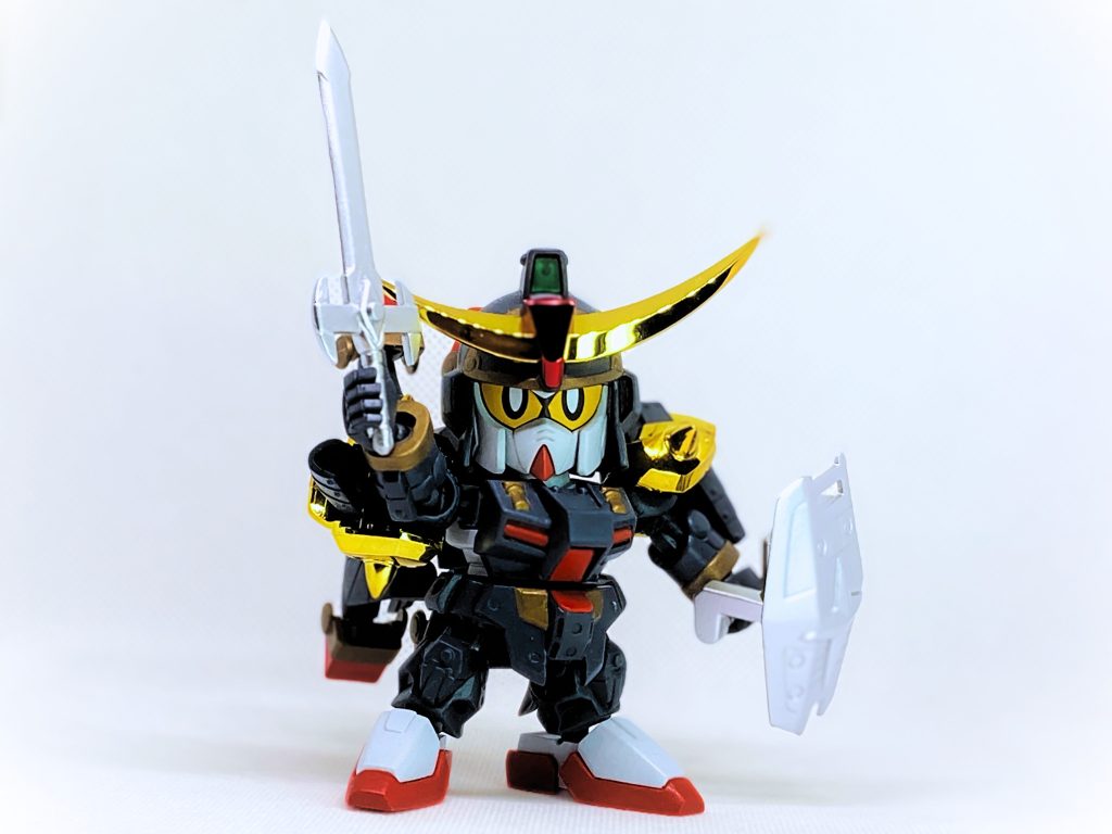 ○素材BB戦士370 LEGENDBB 武者頑駄無真悪参・バックパック：　BB戦士404 LEGEND BB 騎士ガンダム他プラパン、エポパテ、改造パーツ使用○塗装・Mr.フィニッシングサーフェイサー 1500 グレー・Mr.カラー 筆塗り・GSIクレオス Mr.スーパークリアー つや消し スプレー○撮影・カメラ：iPhone SE (2022)・小型撮影ボックス ミニ撮影ボックス LEDライトボックス 簡易スタジオ 折り畳み 簡単組立て 持ち運び便利 小物 スタジオ 撮影 キット 背景布6枚付き USB給電 (2つのライトバー)使用・小型撮影ボックス ミニ撮影ボックス LEDライトボックス 簡易スタジオ 折り畳み 簡単組立て 持ち運び便利 小物 スタジオ 撮影 キット 背景布6枚付き USB給電 (2つのライトバー)使用