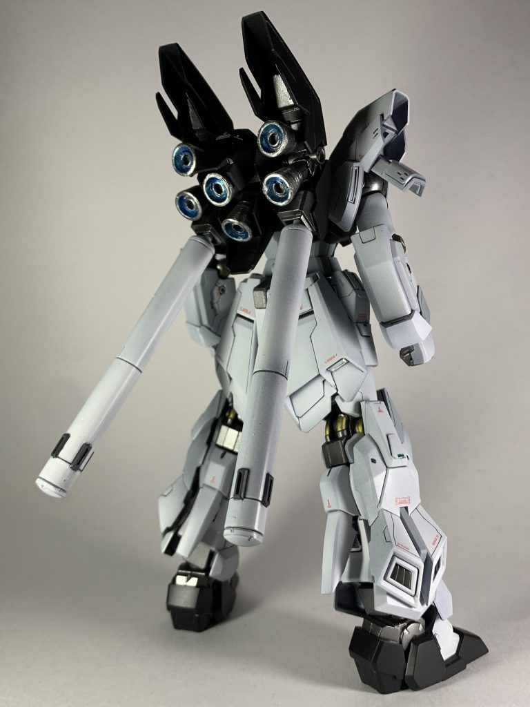 バックショットプロペラントは長い方が好みなので、NT Verをそのまま使用しています。スラスターはシルバーで塗装ご後、エナメルのクリアブルーで塗装しています。