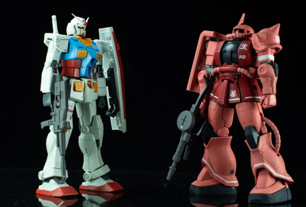 ガンダムとのツーショット。TVアニメ版カラーが一番おちつく気がします