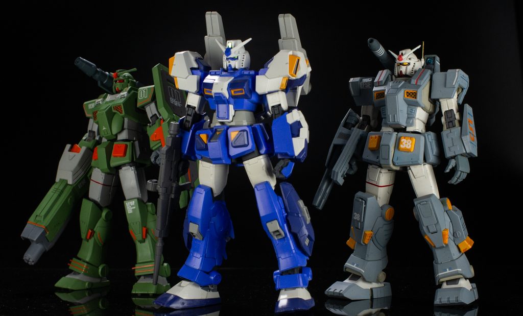 以前作ったフルアーマーガンダム系とのスリーショットです。こうして並べてみると、フルアーマーガンダムの一族っぽいというか、青いフルアーマーガンダムっぽくないでしょうか
