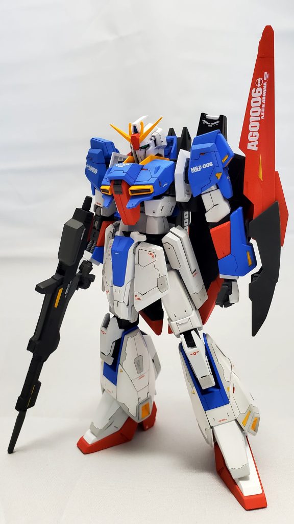 立ちショット。デカールはRGZガンダム用の水転写デカール、市販水転写デカールを使用しています。