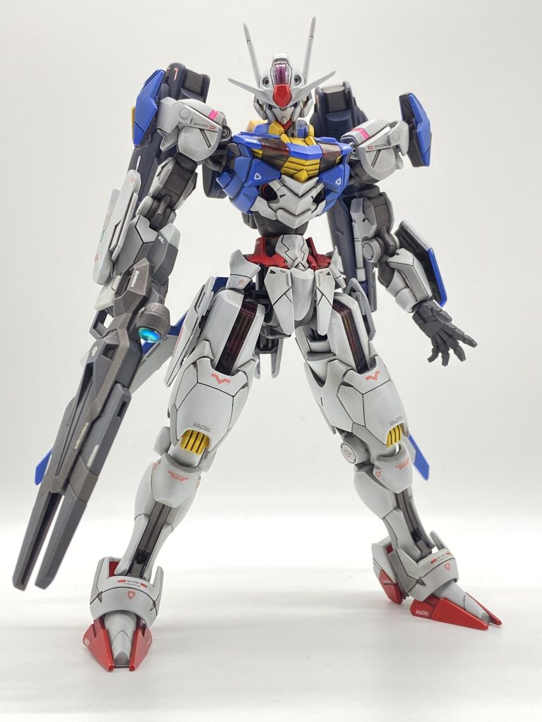 ということで、お決まりのビットオンフォーム!に、またまた、お決まりのフライトユニット!機体1つで2度楽しめる、エアリアルー😊フライトユニットも合わせ目消し、黄色以外を塗装しました。黄色は、成形色のままにしたくてゴールド塗りたくなる症候群を抑え、トップコートのみにしました。