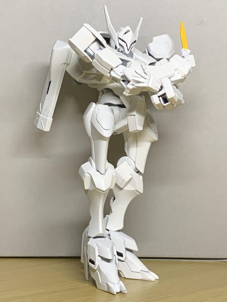 おそらく、コルレルの最も有名なシーンのポーズ。このコルレルだと、ガタイが良いのでまた違う印象に…?名前の由来はスペイン語で「力強く走る」を意味する「correr poderomente」から。