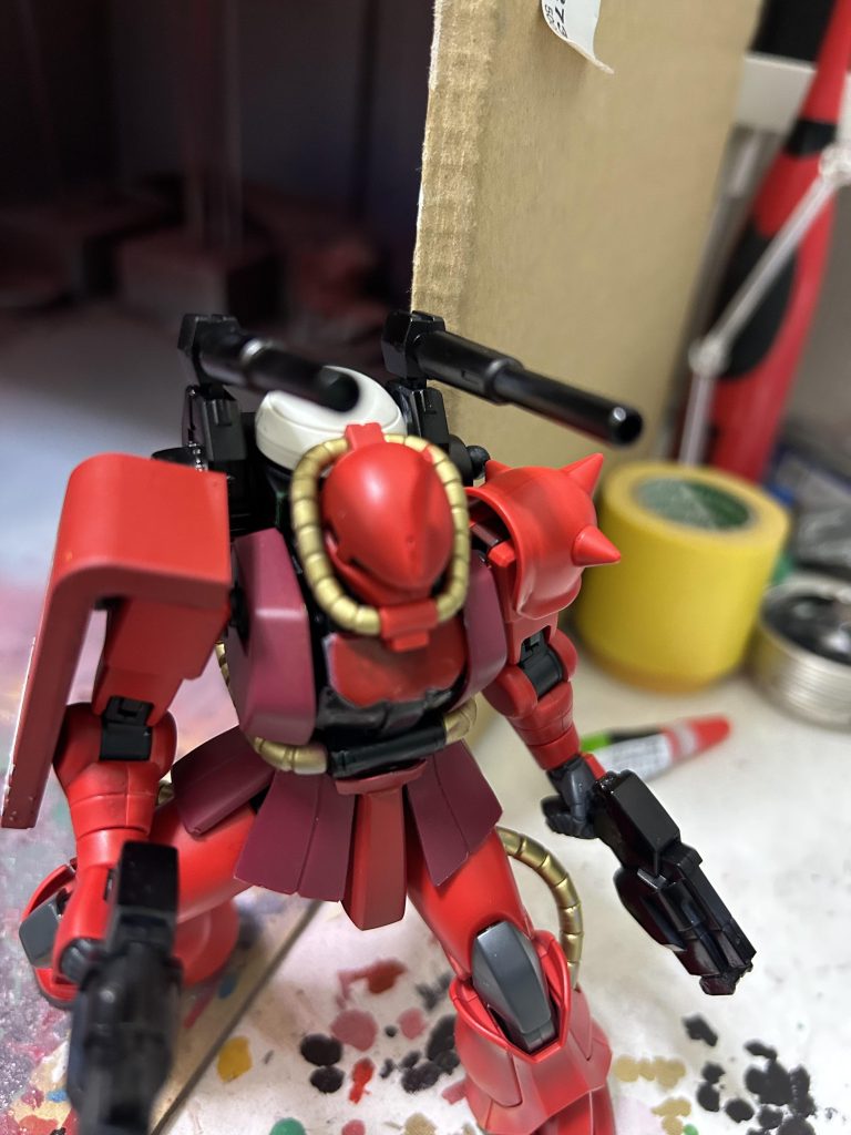 この形態の時はピストルで近距離、背中のビームキャノンで中距離、長距離の戦闘もこなすマルチな戦闘がこなせる機体って設定にしてます。いや、ずっといじりたいと思ってたけど、やっといじれたのでわたしはすごい満足してますね。