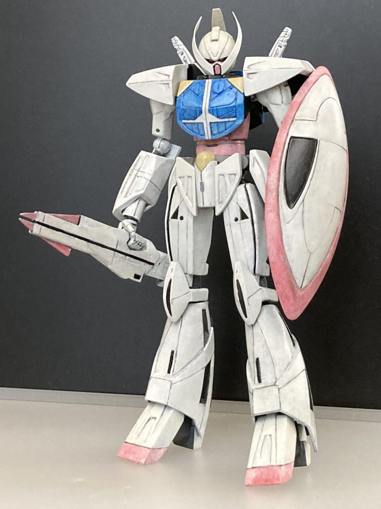 正面です。ベースキットから色々手を加えていますが塗装が微妙でした。イラストっぽさを出したかったけど失敗。水性ホビーカラー筆塗りです。