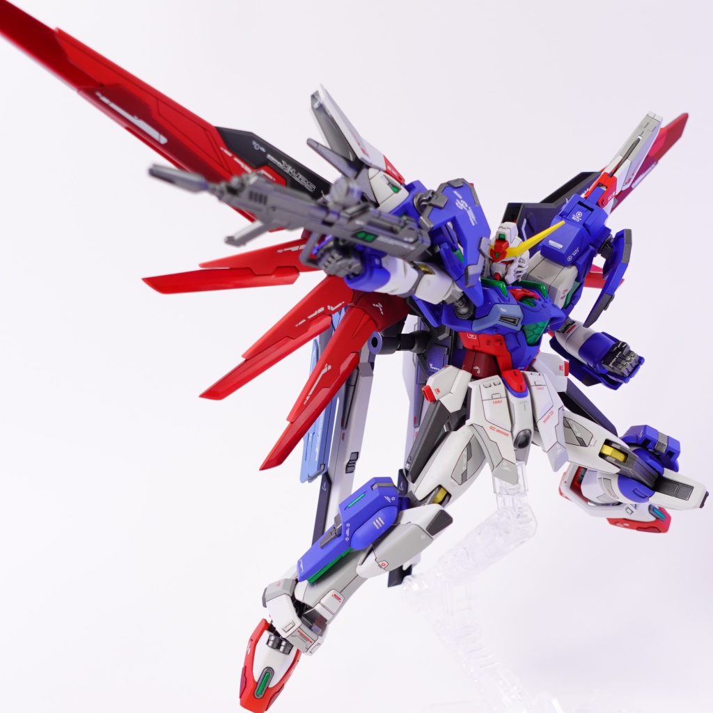 完成時の写真4SEED撃ちやってみたりショルダーアーマーでか過ぎで結構肩回りが窮屈になっています