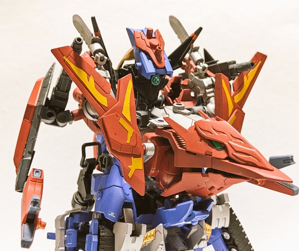 タイタンモードアップ想定して無かったんですが、組み換えたら出来たので···強引な合体なので可動とかは出来ないです