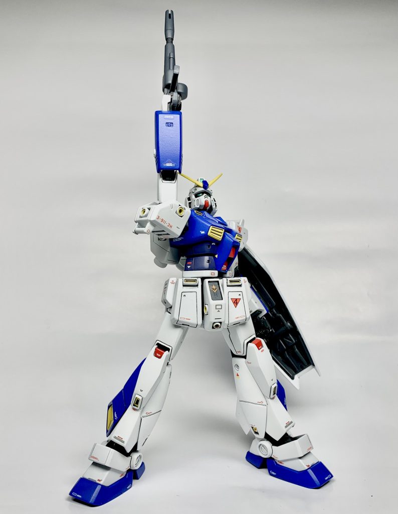 無傷なままでのラストシューティング!ちなみに水転写式のガンダムデカール、その他いろいろ使用して情報量を増やしています。