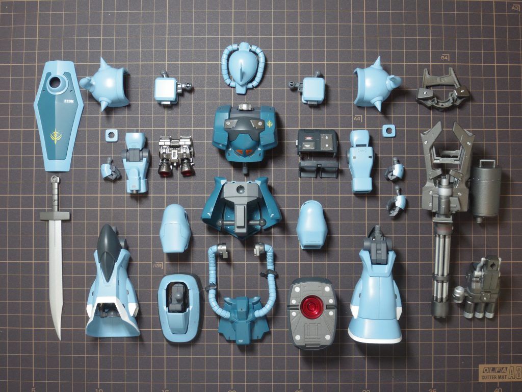 組み立て前実は足裏も頑張って塗り分けていました。写真では一切見えませんが_:(´ཀ`」 ∠):