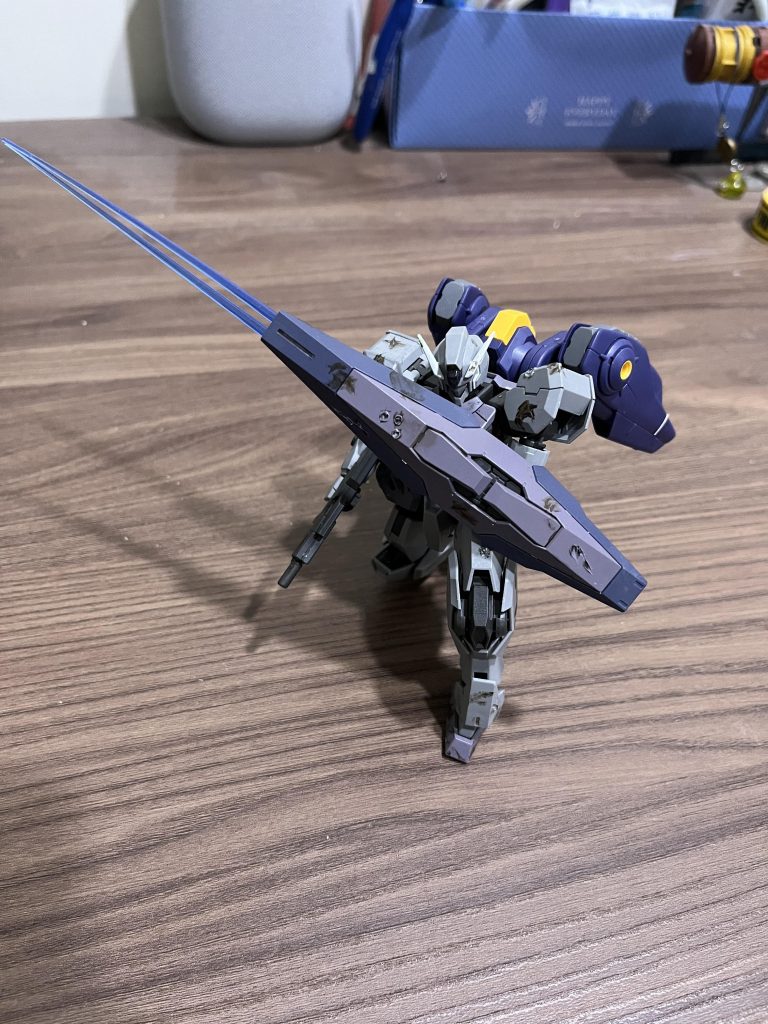 制作工程は撮っておらず...(／. _.＼)なので引き続きポージング写真です。