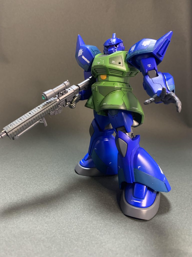 今回はスジボリを入れて、色味を増やしてみました。