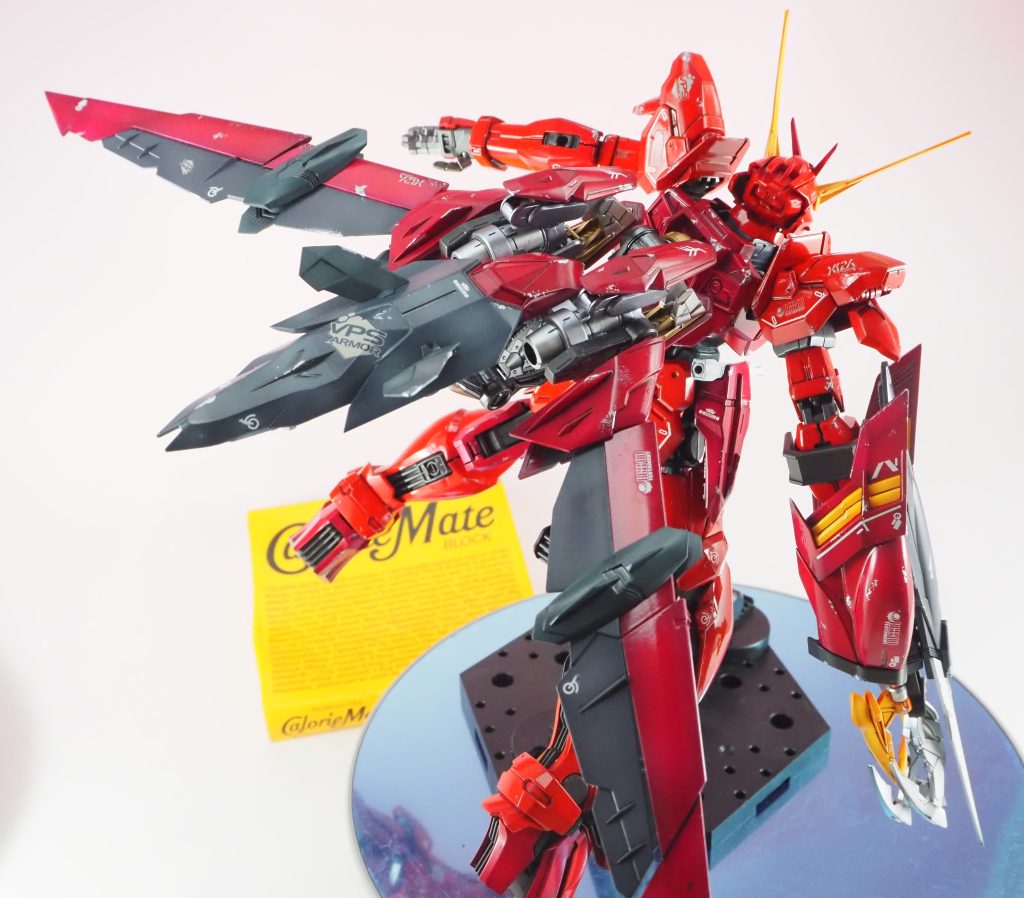 パーツも中々の情報量ですね。基本的に色分けは出来ていますが、更に色分けしています。デカールもオシャレなものが付属。