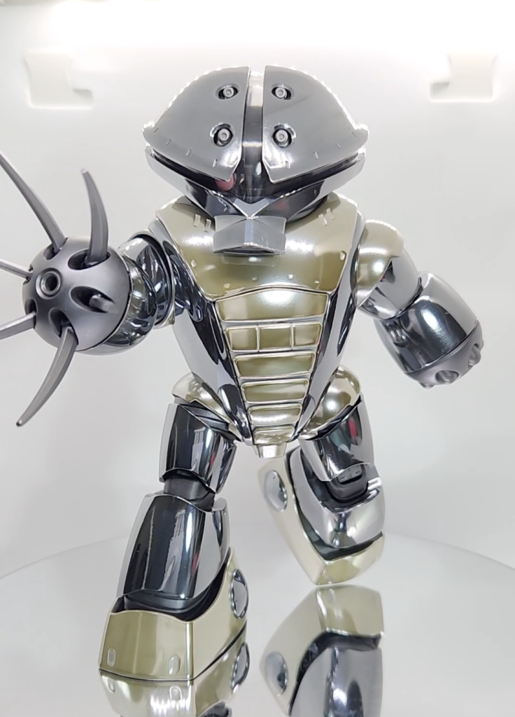 黄色味がかった鏡面は光沢白を下地にした部品です。おそらく、光沢クリヤで下地を作れば、ある程度、成形色を活かした鏡面ができるのではないかと考えます。今後、また何かで実験してみたいですね。