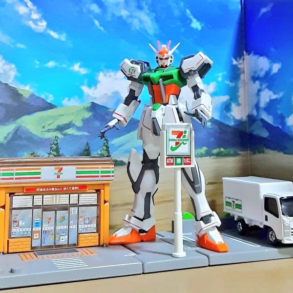 セブンイレブン店舗用ストライクガンダム立像