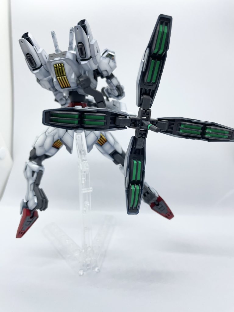 白基調の機体で、所々マスキングが大変でしたが、もう一回作りたくなる様な良いキットでした。