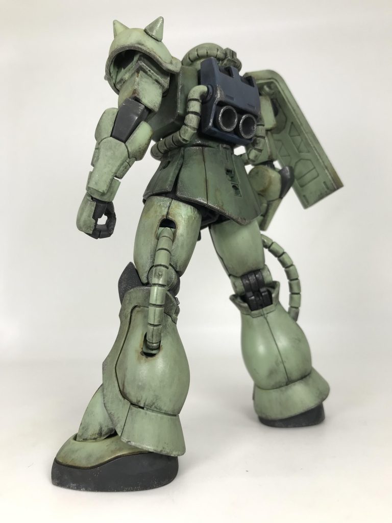 ジーン 「へっ、汚れていやがるぜ、このモビルスーツ」