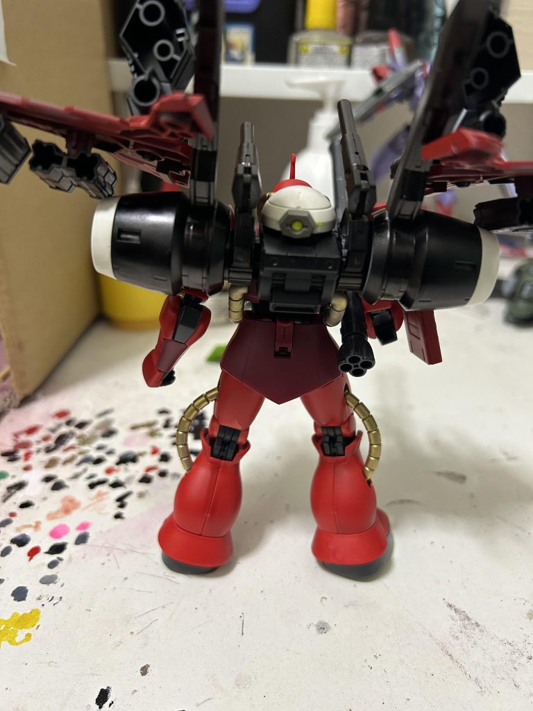 背中のパッケージはデミバーディングのものを使用しました。