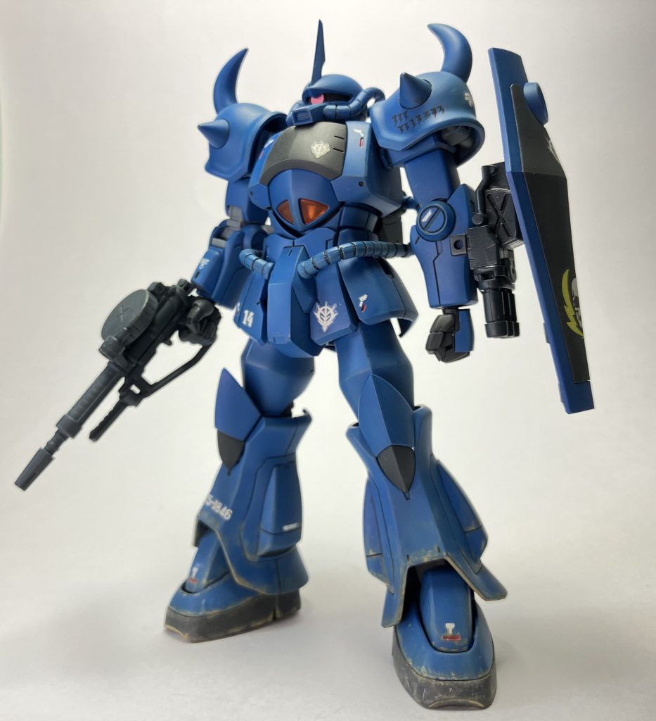 B3グフのヒートロッドと三連マシンガンを装備して左手は通常のマニピュレーターという事なので色々やってます。三連マシンガンはMIAのが転がっていたのでそれを使っています