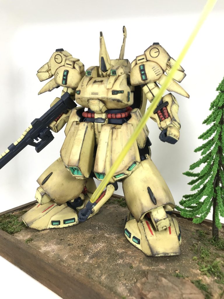 無塗装パチ組→つや消しスプレー→ワンポイントデカール貼り→チッピング汚し→1年放置→ウォッシング→数年放置…→デカール剥がし→ウェザリング手直しジ・オ…カッコいいですね〜